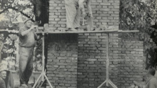 Práce na stavbě pomníku, 1968