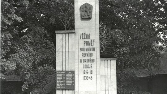 Pomník v 80. letech